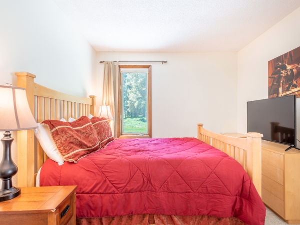 Copper MTN Center village pet friendly one bedroom Ski in Walk out